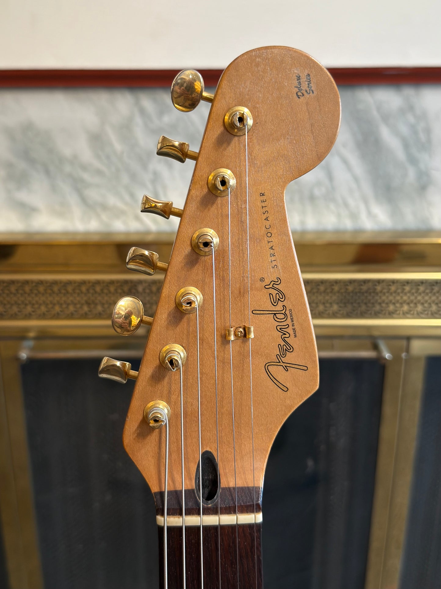 FENDER STANDARD STRAT