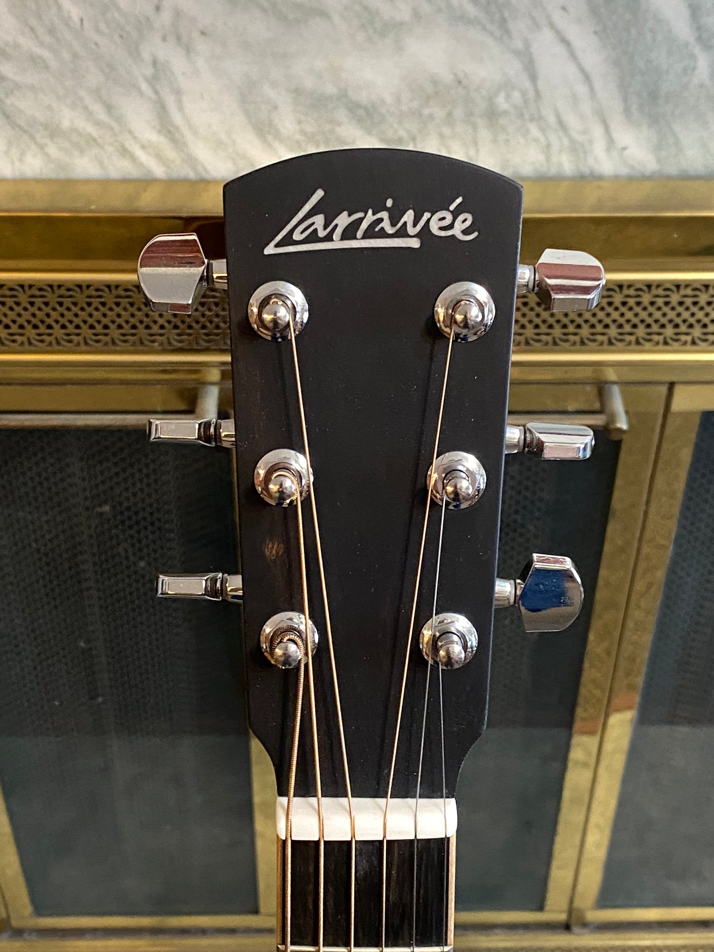 LARRIVEE OM-03