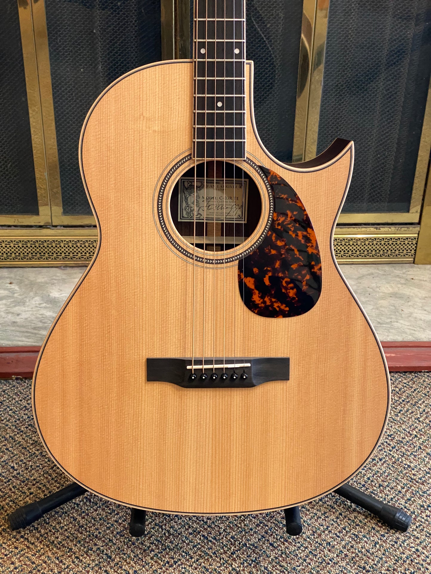LARRIVEE C-03R-TE TOMMY EMMANUEL