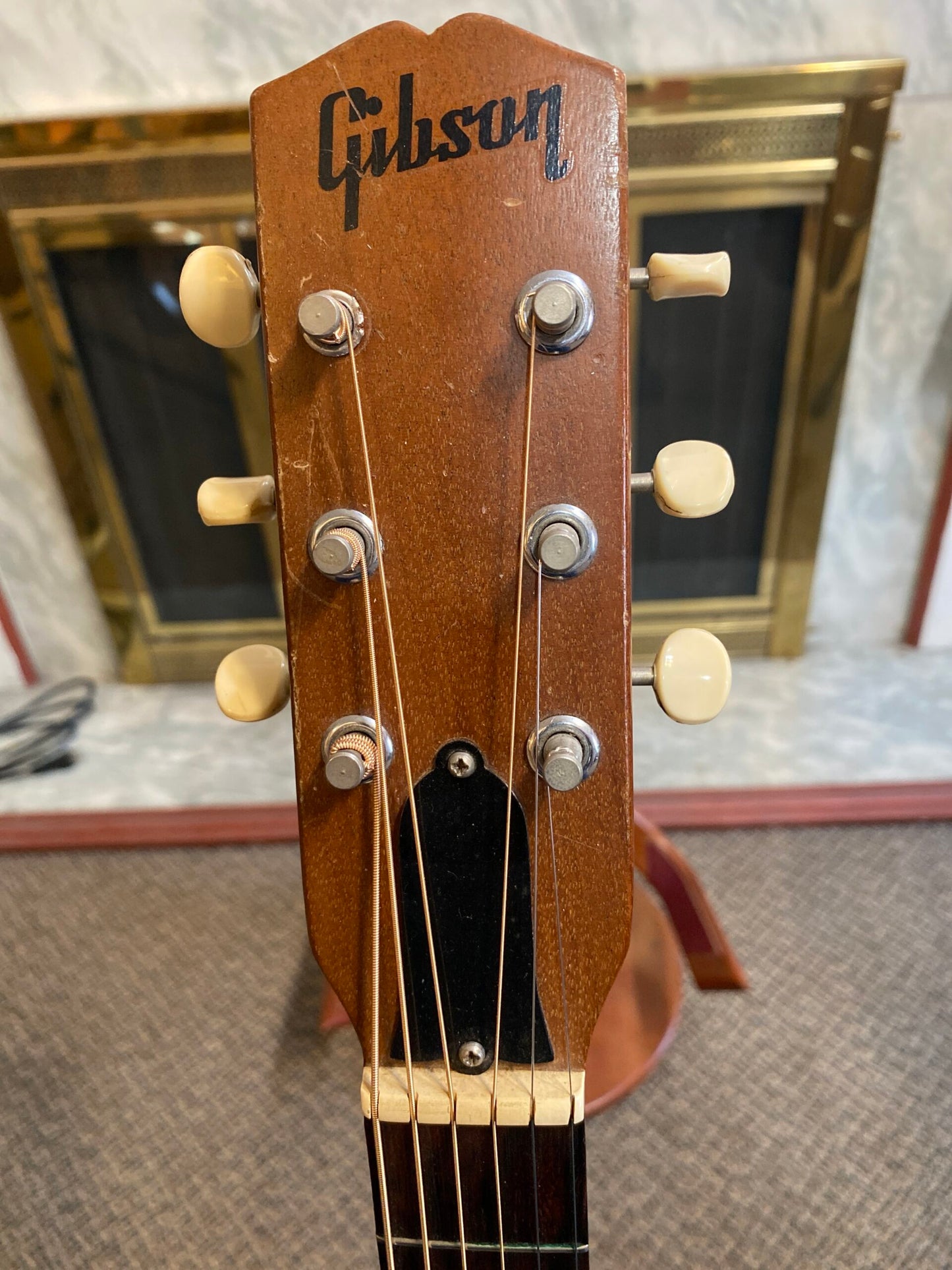 GIBSON B-15
