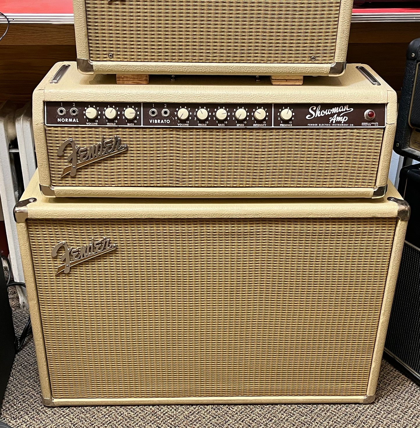 1964 FENDER SHOWMAN AMP
