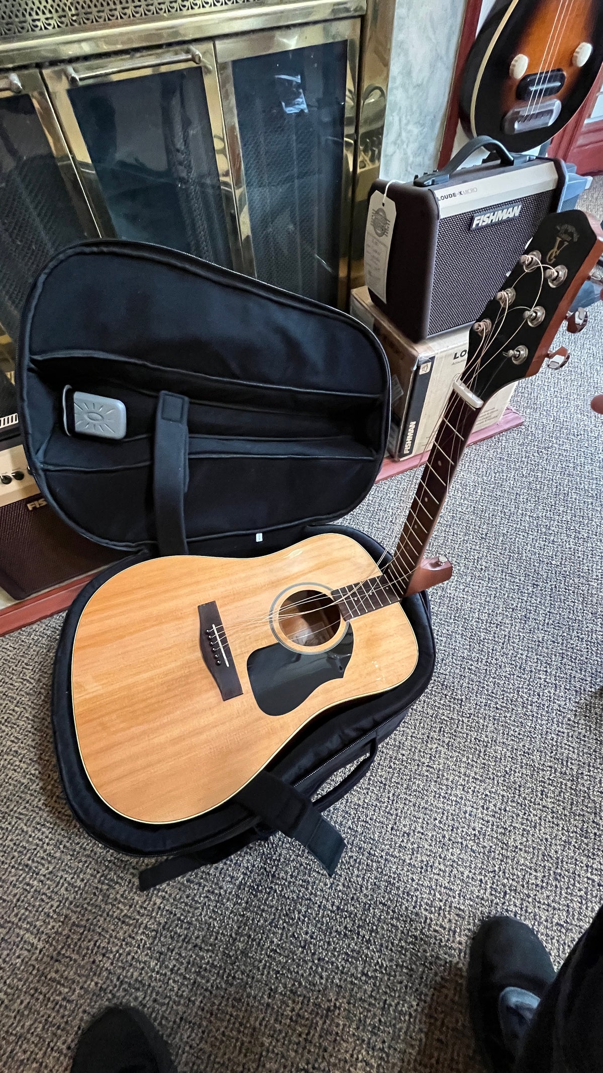 Voyage-air Travel Guitar