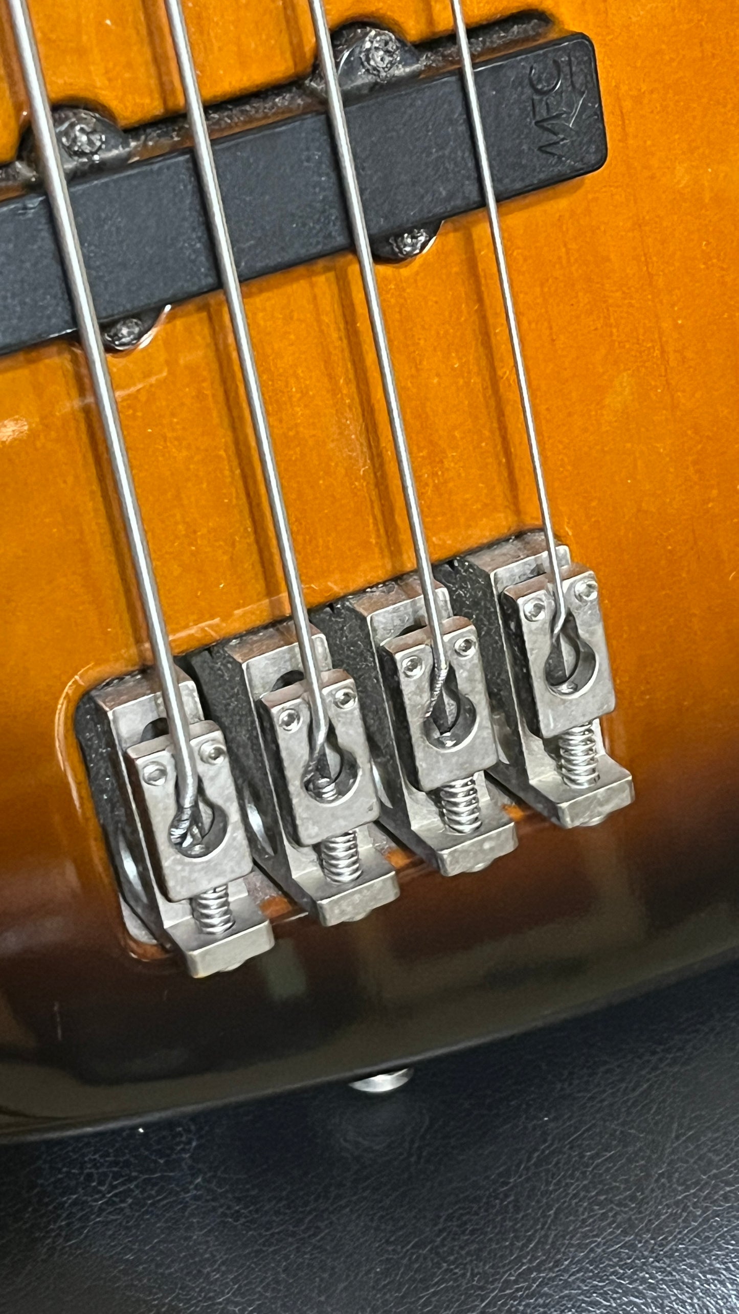 USA Hamer BCRT fretless bass