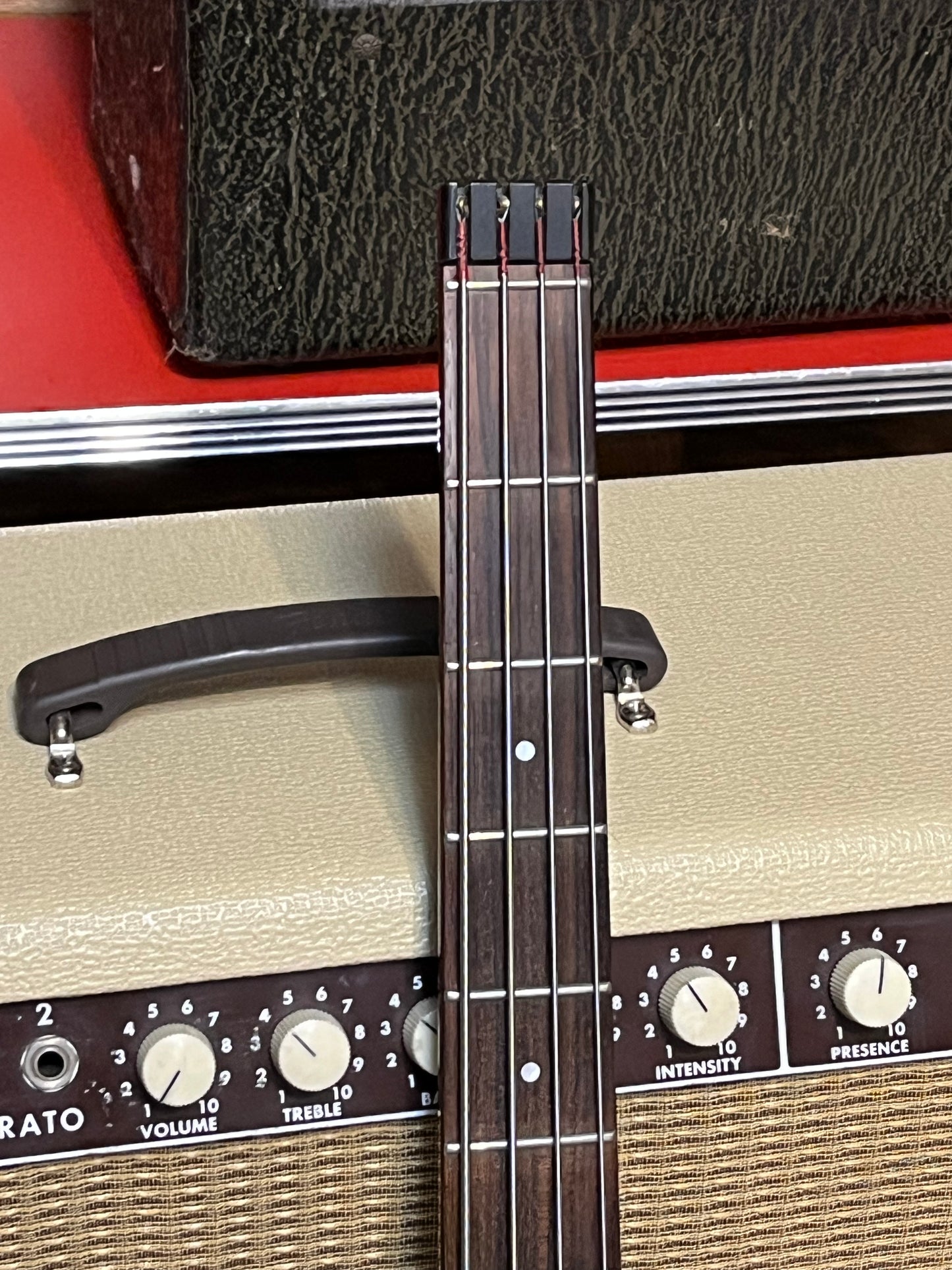 Hohner headless bass "The Jack"