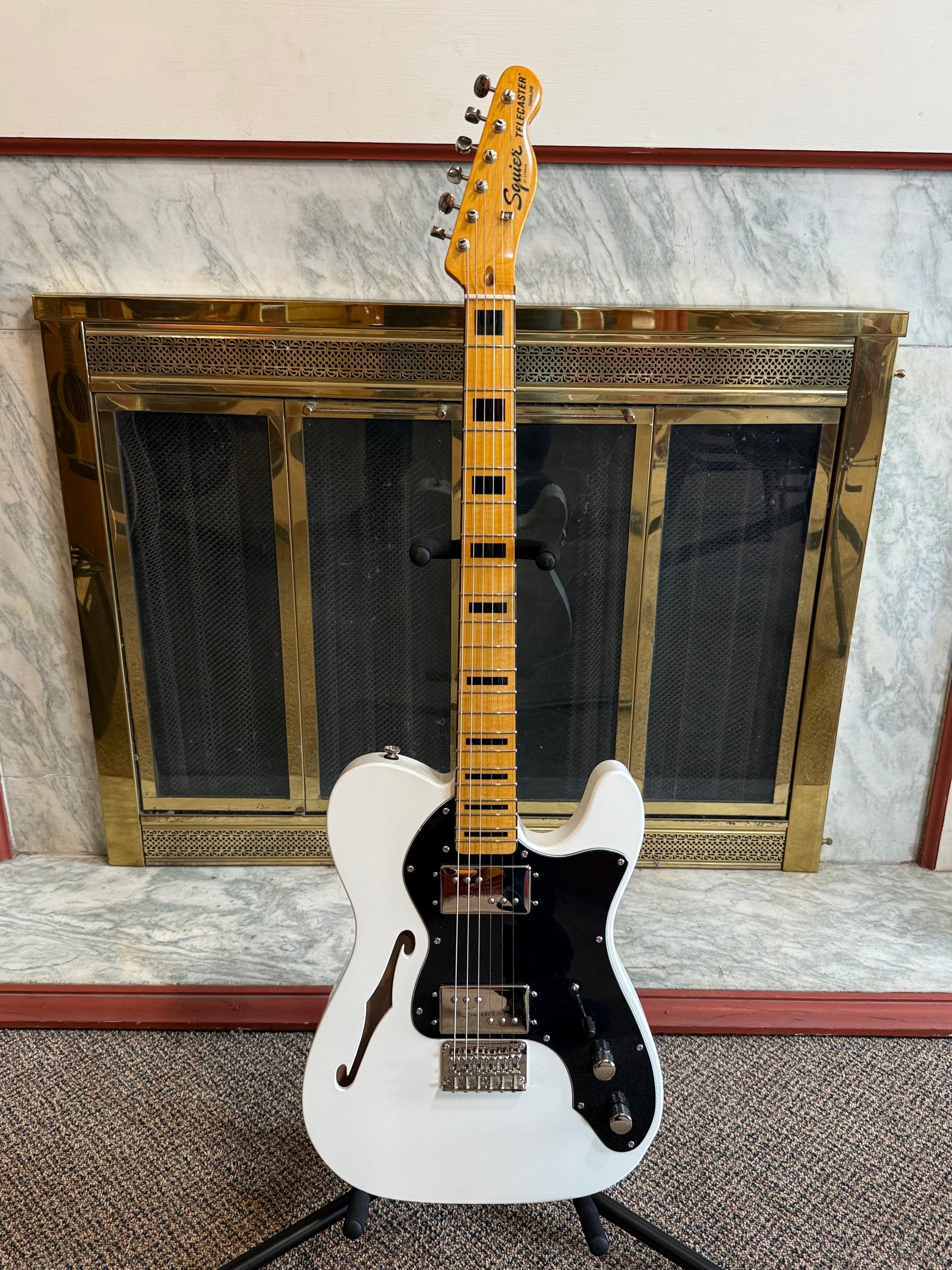ギター Squier by Fender Telecaster Thinline Amazon.com: Affinity Series Telecaster Thinline, Maple
