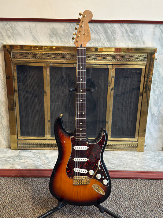 FENDER STANDARD STRAT