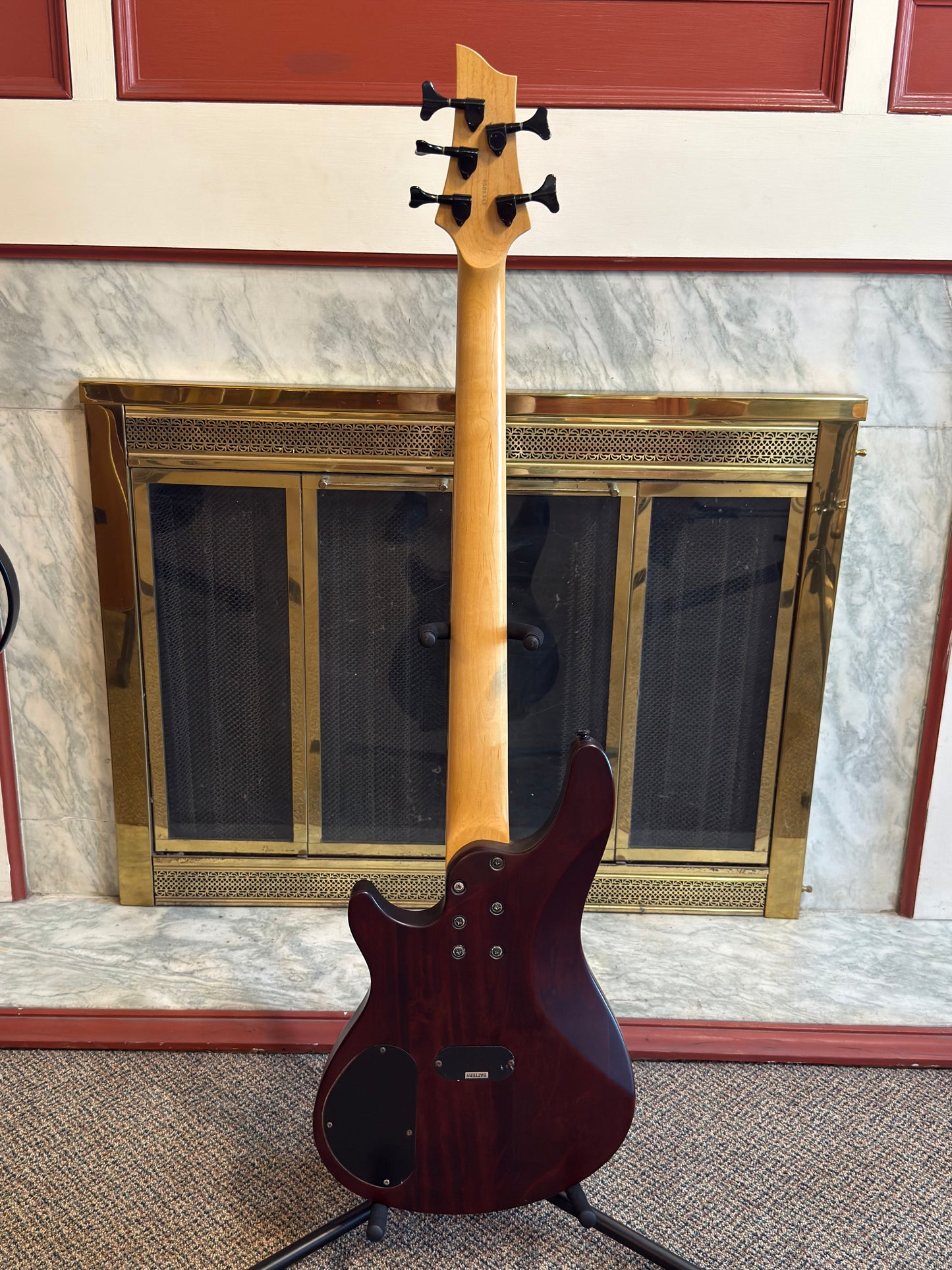 SCHECTER DIAMOND SERIES 5 STRING