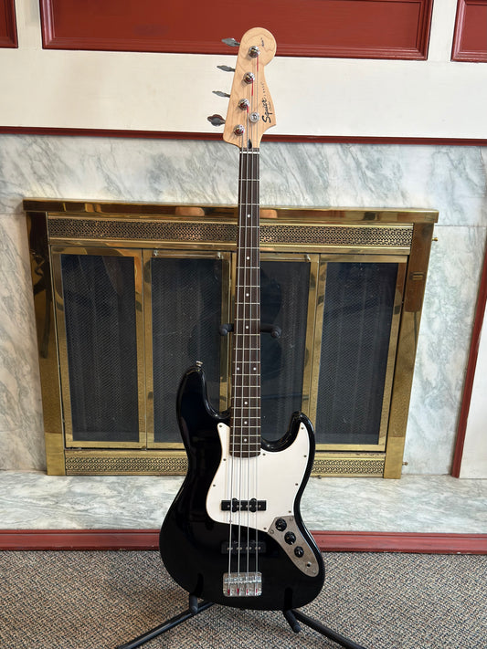 SQUIER JAZZ BASS