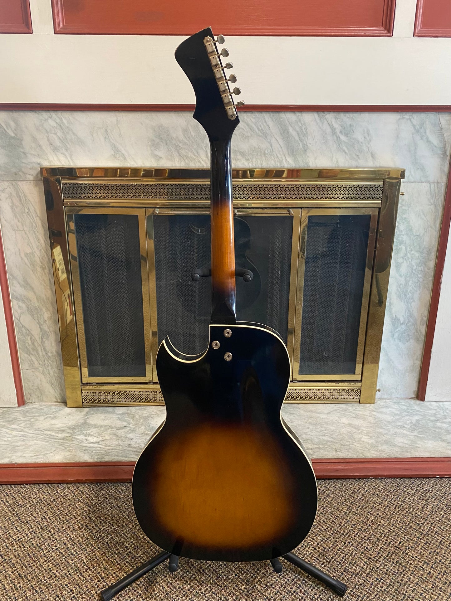 TRUETONE ELECTRIC GUITAR