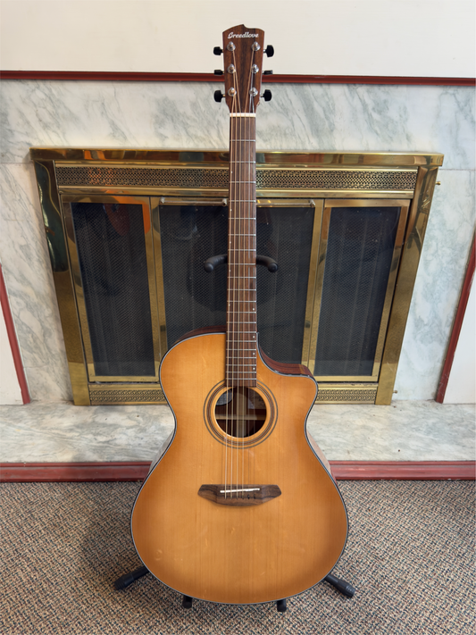 BREEDLOVE SIGNATURE CONCERTO